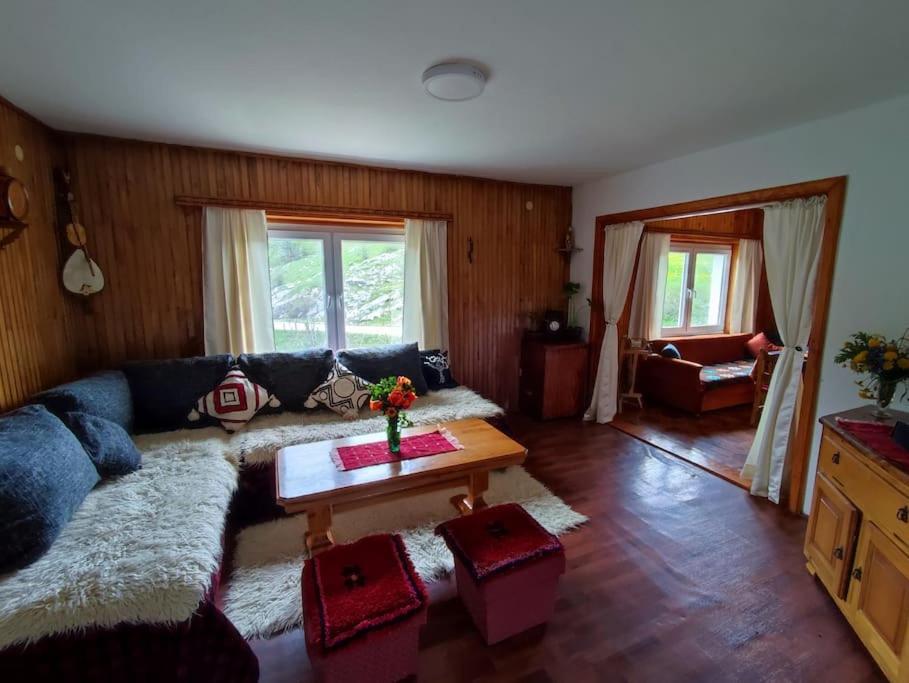 Gacko Cemerno Cottage מראה חיצוני תמונה